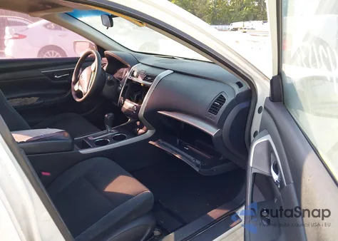 2015 Nissan Altima 2.5 Sv/2.5/2.5 S/2.5 Sl z USA, uszkodzony, nr VIN 1N4AL3AP0FN385893